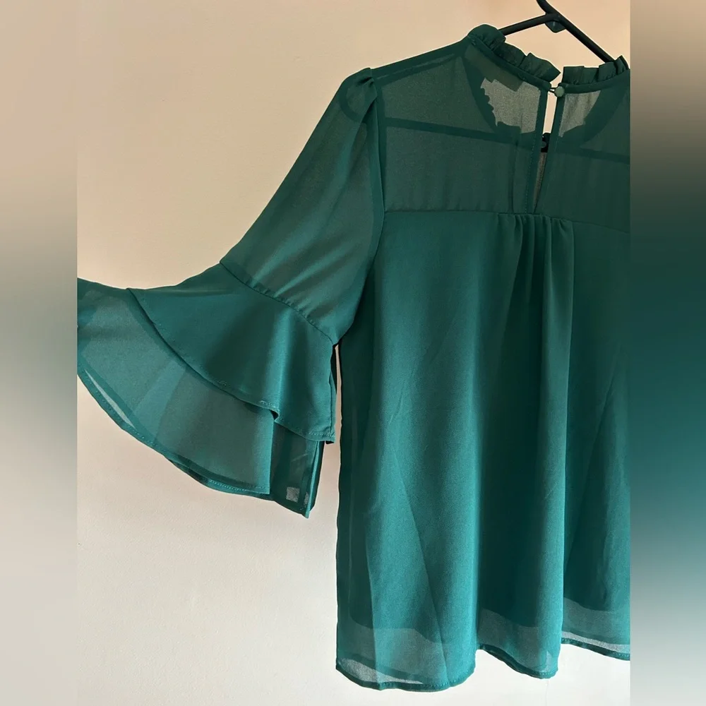 Monteau Los Angeles Emerald Green Blouse | Women S | Ruffle Sleeve Flowy Top - Picture 7 of 9